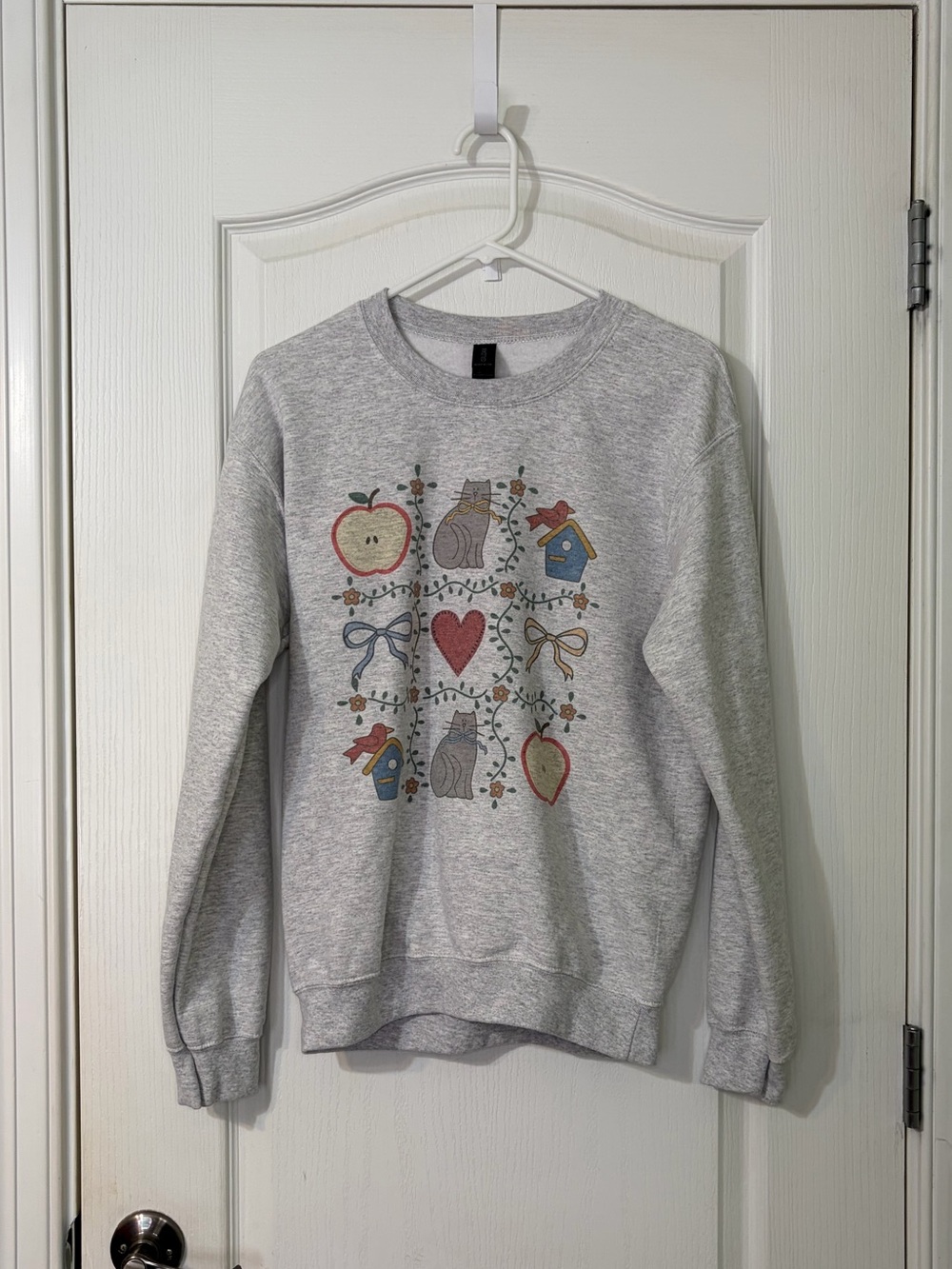 Gildan Light Gray Heavy Blend Crewneck Sweatshirt